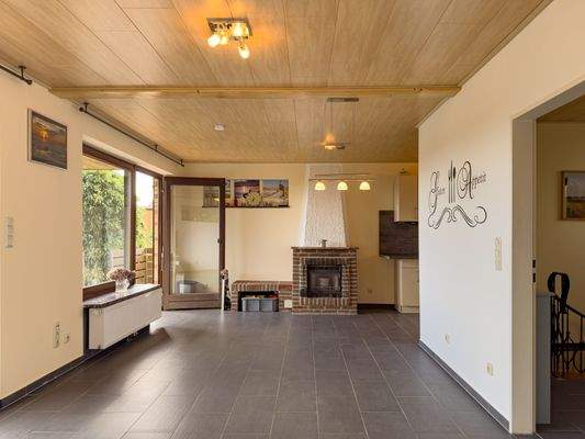 Wohn-/Esszimmer mit Kamin