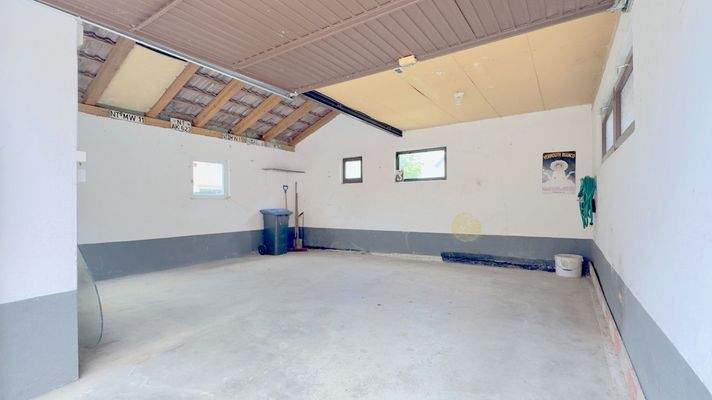 Garage mit Werkstattfläche