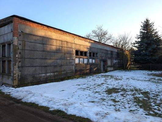 Westseite große Garage