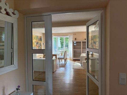 Blick ins Wohnzimmer