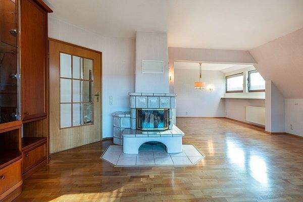 Wohn-/ Essbereich mit Kamin