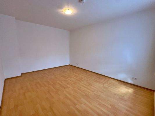 Schlafzi. Whg. links