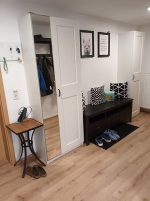 Garderobe EG