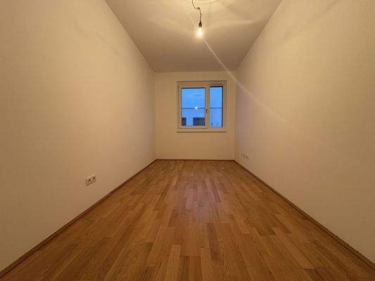 20251212_145451756_iOS