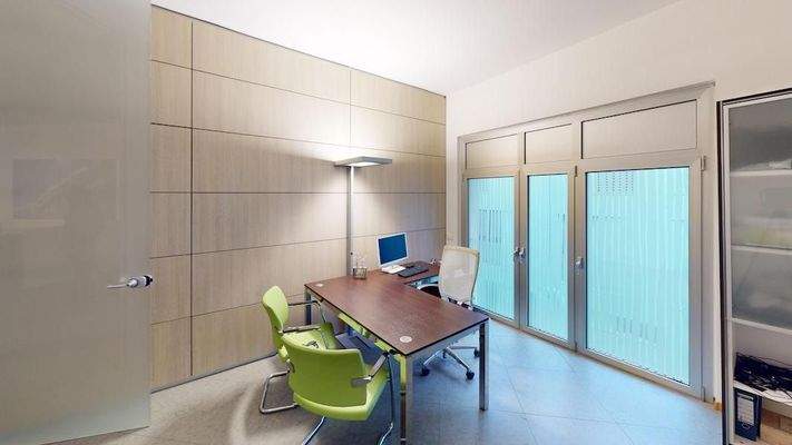 Meran-Studio-Fitness-Miete-GroßeRäume-Zentrum-Garagen-HoheQualität