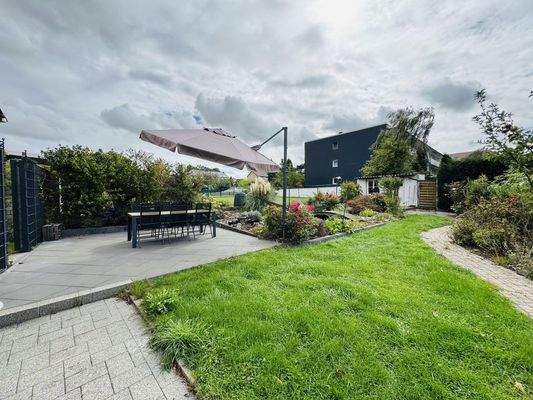 Große Terrasse vor  Wintergart
