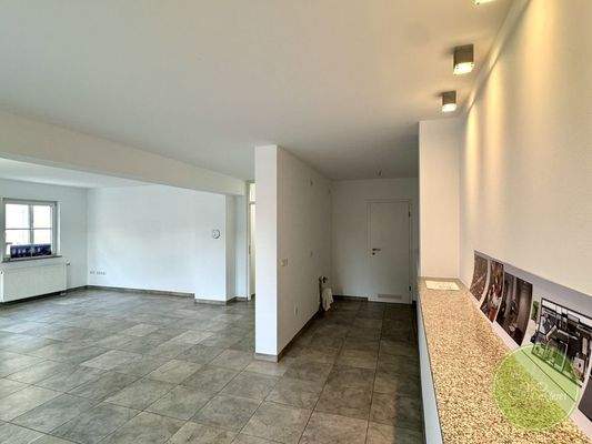 Halb offen Ihr Küchenbereich ...