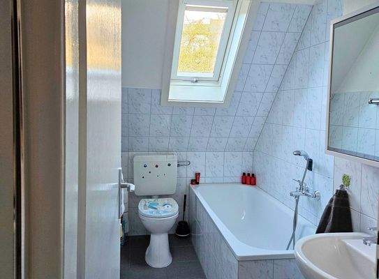 Bad im Dachgeschoss