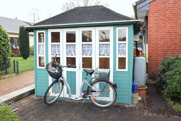 Fahrradschuppen.JPG