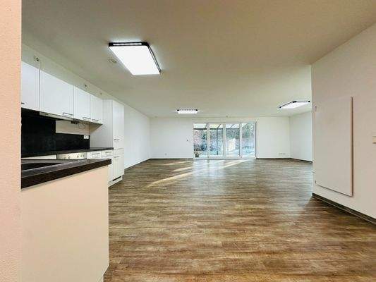 Offener Wohn- und Essbereich