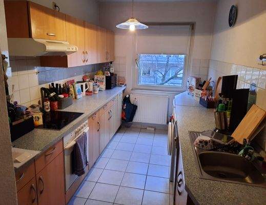 1 Küche mit EBK.jpg