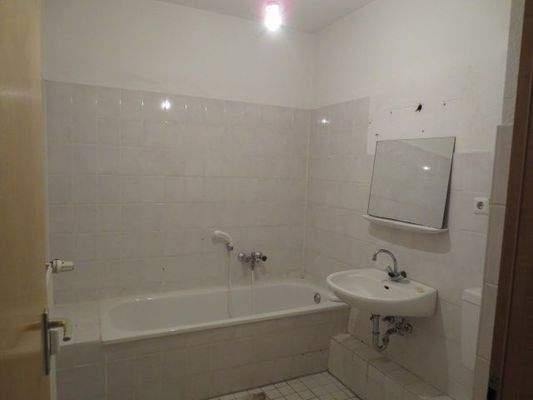 20130122150601397843_0102_00862335_00033