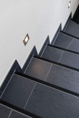 Treppe inkl. Beleuchtung.jpg