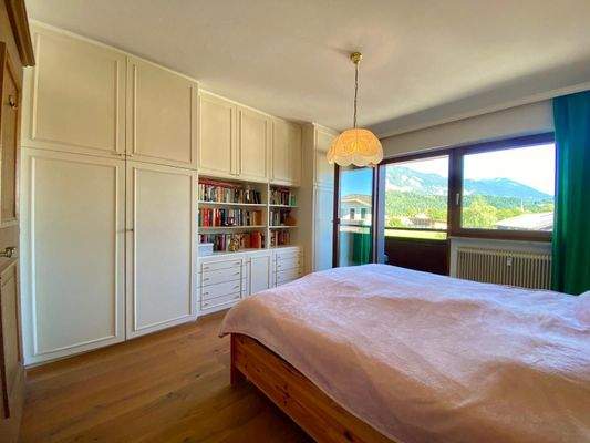 Schlafzimmer in der großen Wohnung