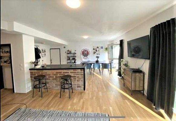 f55e8bfd-606d-4f9f-b0a2-5f83a4