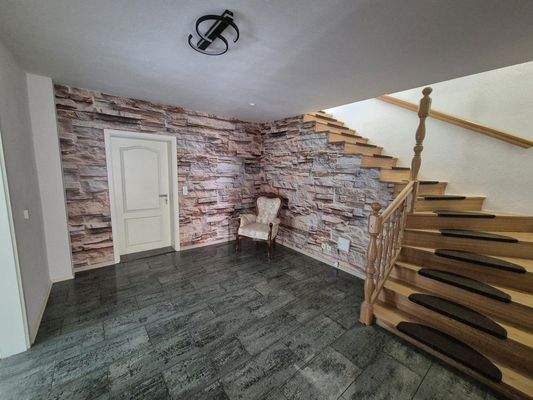 Großer EssbereichZugang Garage