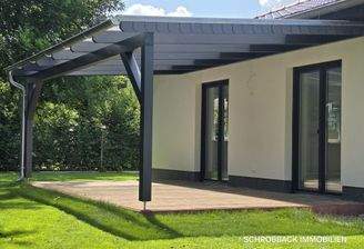 Zugang von der Küche und dem Wohnzimmer zur überda