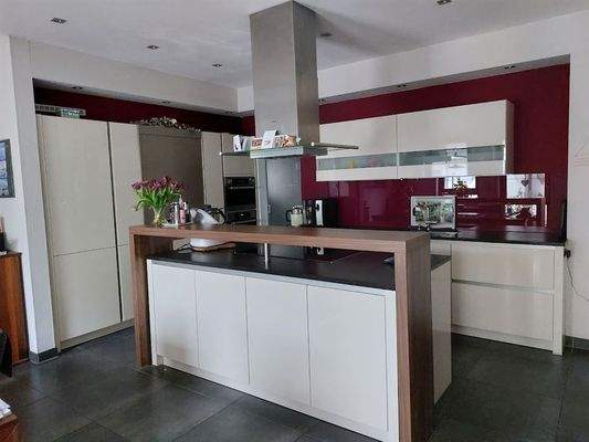 moderne Einbauküche inklusive