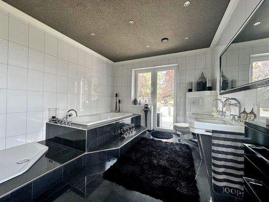 22. Bad mit Terrasse