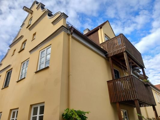 Hinteransicht; oberer Balkon