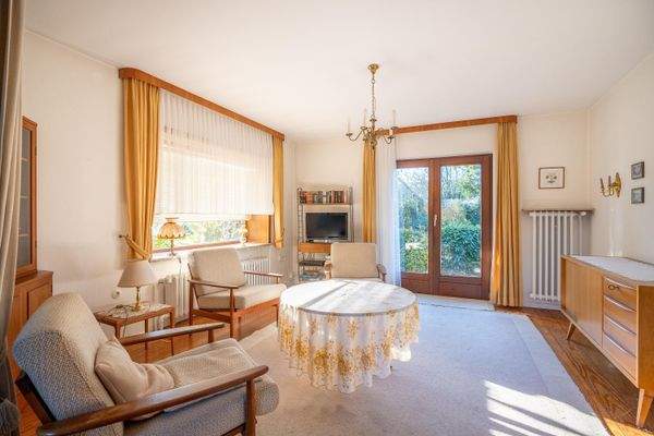 Wohn- und Esszimmer mit Terrassenzugang