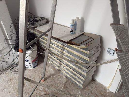 Laminat zur Verlegung im OG