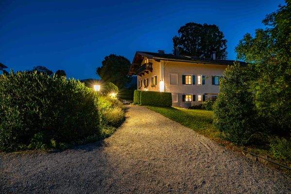 7 Ansicht Zuwegung nachts.jpeg