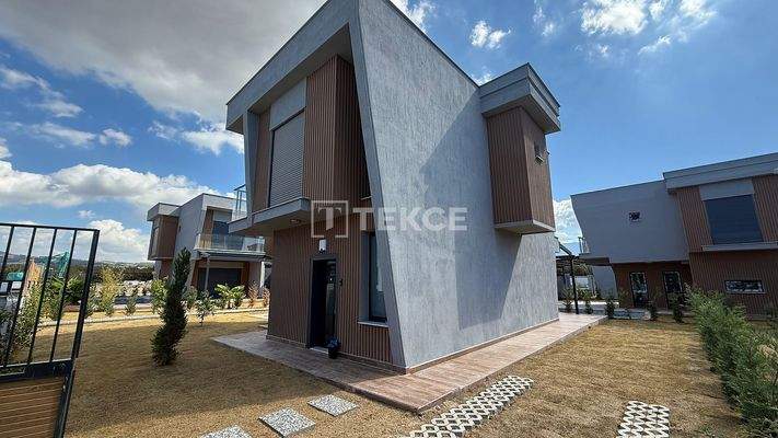 Villas with Pool Within Walking Distance of the Beach in Kuşadası