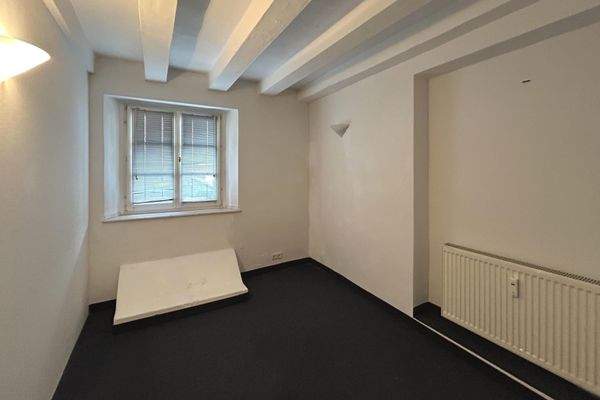 Gewerbeeinheit EG, abgetrennter Raum