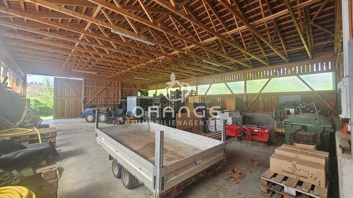 Halle mit Strom & wasser