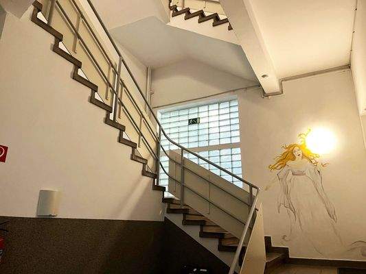 großzügiges Treppenhaus