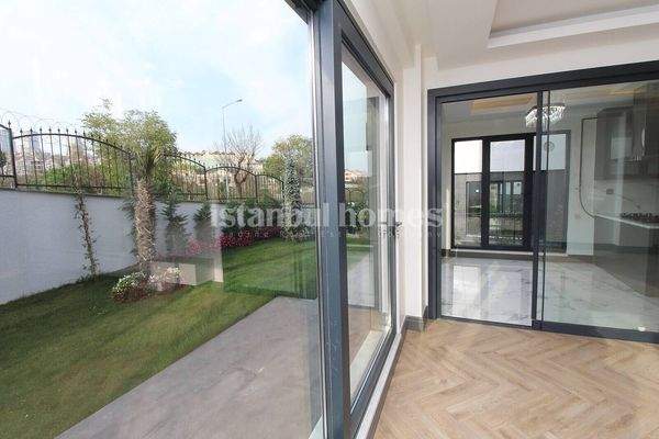 Stylish Villas in a Secure Complex in Basaksehir Istanbul