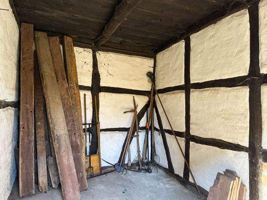 Raum 3; Nebengebäude