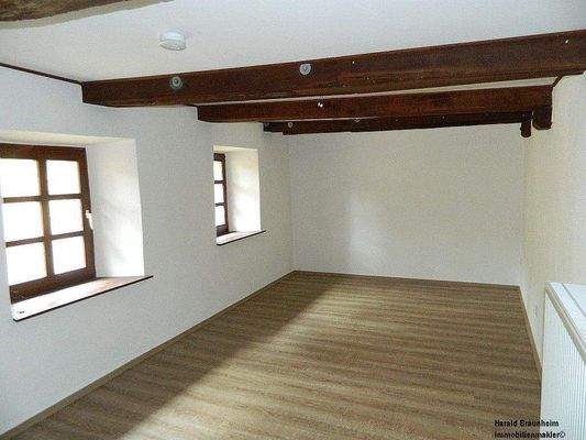 zweiter Wohn-, oder Schlafraum im OG