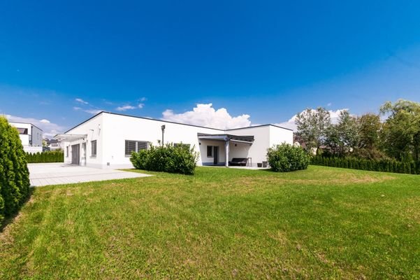 Löwen-Immobilien-Gewerbeobjekt-Büroräume-Gemeinsch