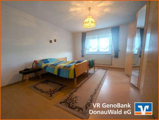 Geräumiges Schlafzimmer