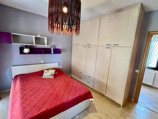 Kreta, Agios Nikolaos: Geräumige Wohnung im 2. Stock mit Panoramablick auf das Meer zu verkaufen