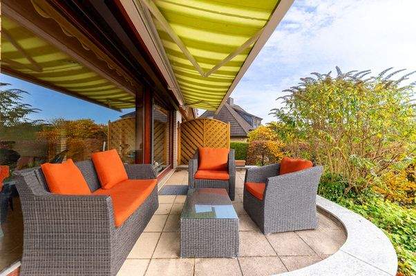 Terrasse virtuell möbliert