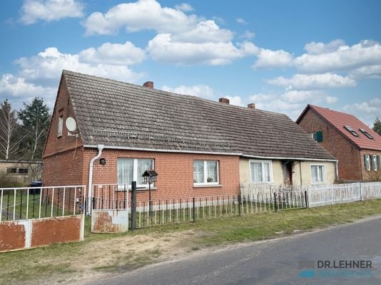 Straßenansicht Zweifamilienhaus Legde