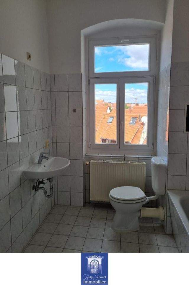 Perfekte Wohnung mit Charme! Wohnküche, Balkon und Tageslichtbad mit Wanne! - Foto 5
