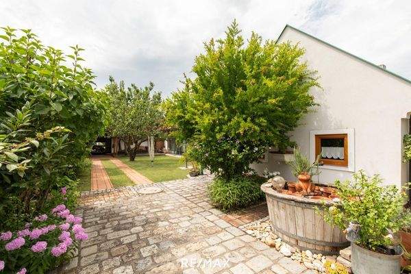 _Landhaus Weiden am See Zugang zu Nebenhaus_9528