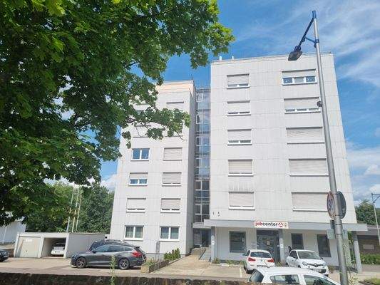 Gebäude Vorderansicht.jpg