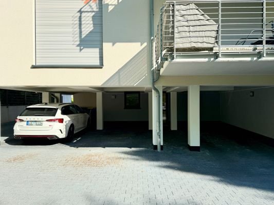 überdachter Stellplatz