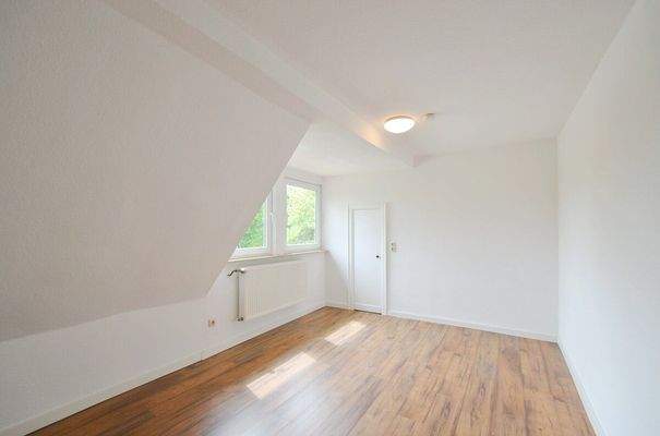 mit angrenzender Ankleide