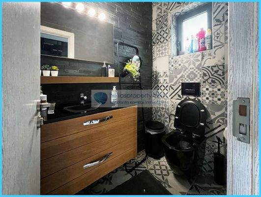 833adbaba7de4df98f7a623b3f043ca0-original