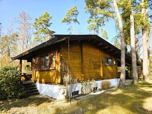 Blockhaus im Chalet-Stil
