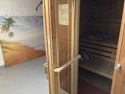 die Sauna im Untergeschoß