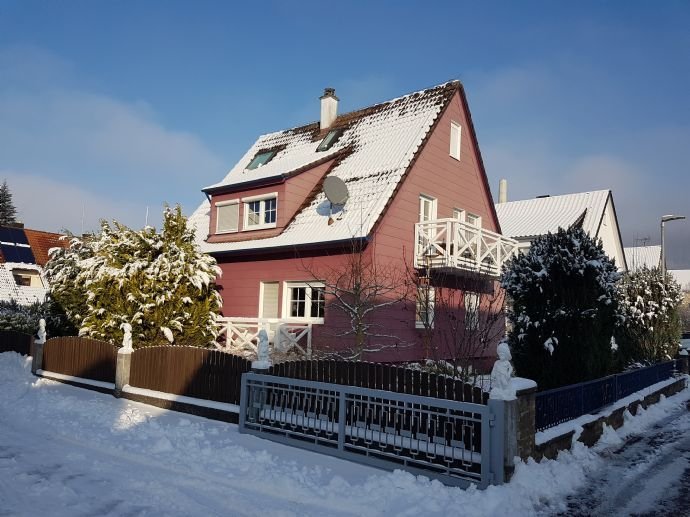 Freistehendes 1-2 Familienhaus in schöner Lage - Sie wohnen, wo andere Urlaub machen !