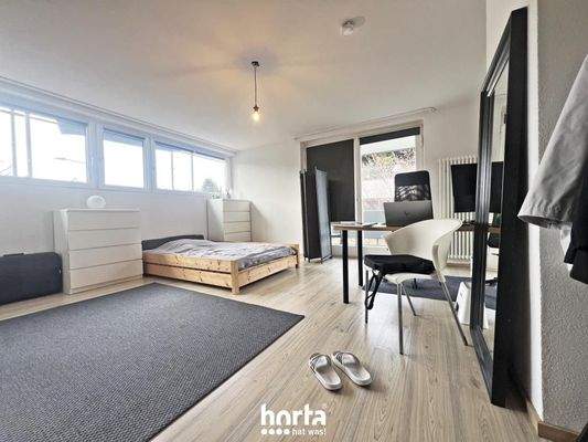 Wohn-/Schlafzimmer Ans. I