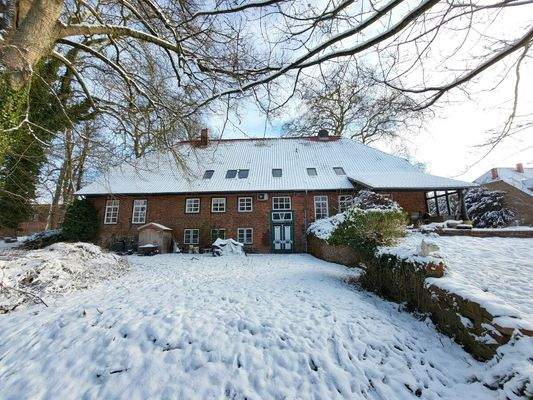 Außenansicht bei Schnee